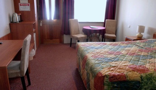 Standard Room, 1 Queen Bed