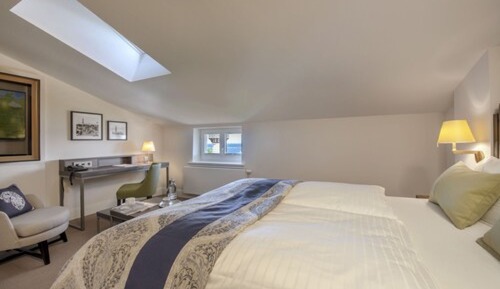 Classic Single Room