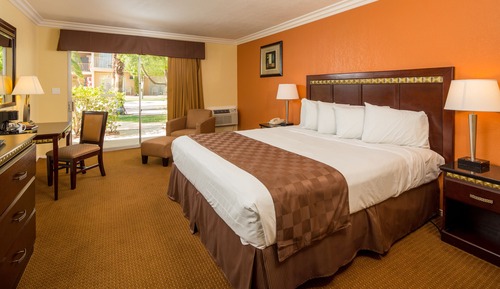 Room, 1 King Bed, Non Smoking, Garden View