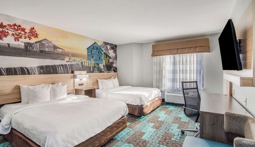 Standard Room, 2 Queen Beds, Non Smoking (Upgraded)