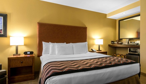 Standard Room, 1 King Bed