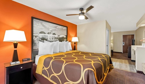 Studio Suite, 1 King Bed, Non Smoking