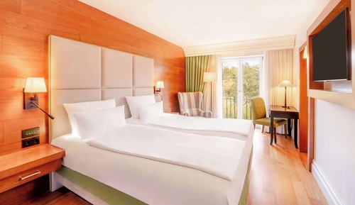 Executive Room, 2 Twin Beds, Lake View
