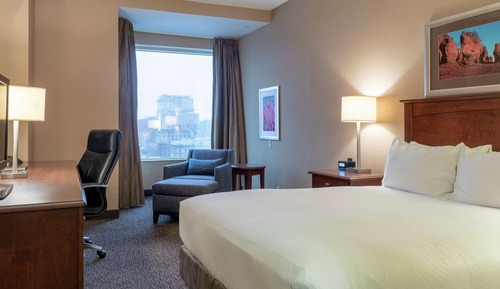 Suite, One Queen Bed, Club Floor