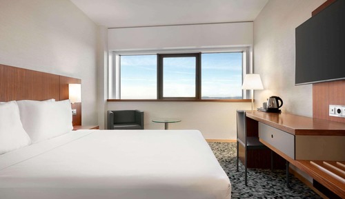 Superior Room, 1 Queen Bed, Non Smoking (River View)