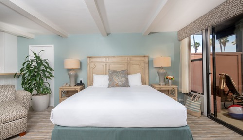 Deluxe Room, 1 King Bed, Ocean View (Beachfront View One King Bed)