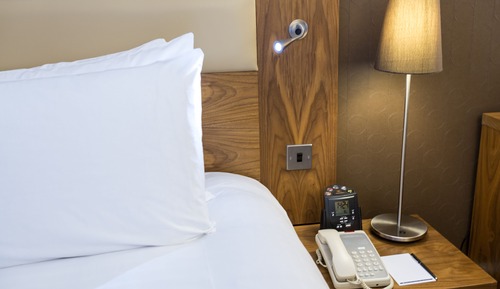 Single Hilton Guest Room