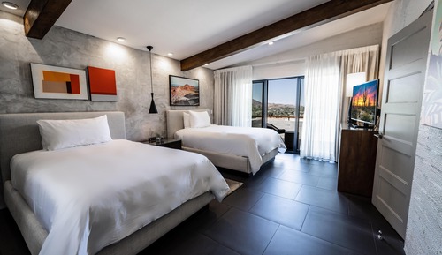 Suite, 2 Double Beds (Camelback)