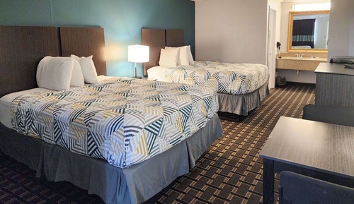 Deluxe Room, 2 Queen Beds, Non Smoking, Refrigerator & Microwave