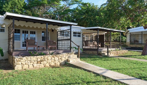 Garden View Bungalow (2 Double Beds)