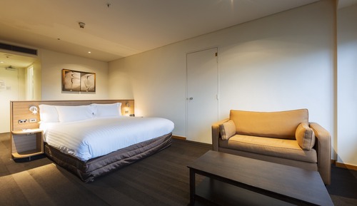 Premium Room, 1 King Bed (Glebe Park View)