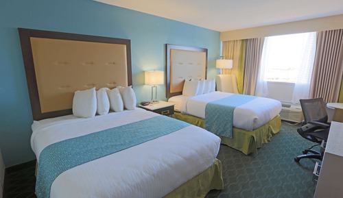 Room, 2 Queen Beds, Non Smoking, Lake View