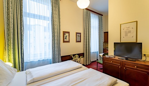 Classic Double Room