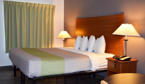 Standard Room, 1 King Bed, Accessible, Non Smoking