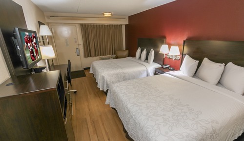 Deluxe Room, 2 Double Beds, Accessible (Smoke Free)