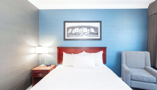 Classic Room, 1 Queen Bed, Kitchen (Atrium Building)