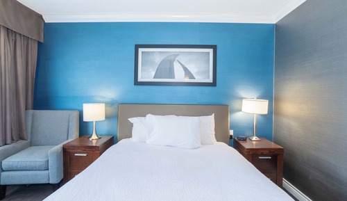 Classic Room, 1 Queen Bed (Atrium Building)