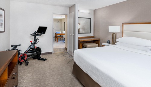 Suite, 1 King Bed, Mountain View (Peloton)
