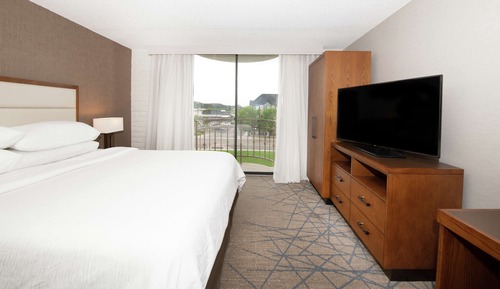 Suite, 1 King Bed, Accessible, Non Smoking