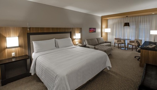 Junior Suite, 1 King Bed, Balcony