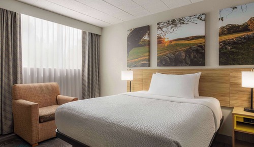 Standard Room, 1 Queen Bed