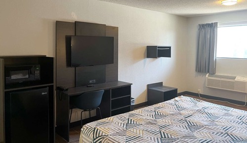 Deluxe Room, 1 King Bed, Accessible, Non Smoking