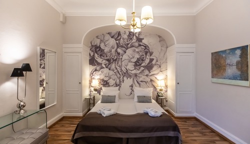 Deluxe Double Room/ Twin Room