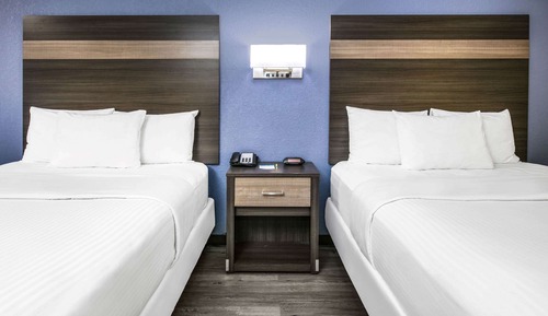 Room, 2 Queen Beds, Smoking