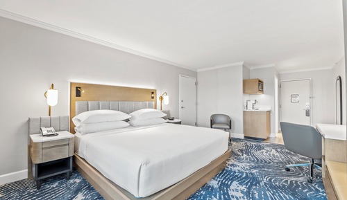 Standard Room, 1 King Bed