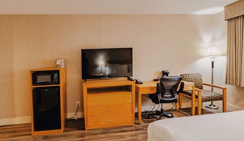 Suite, 1 King Bed, Non Smoking, Jetted Tub