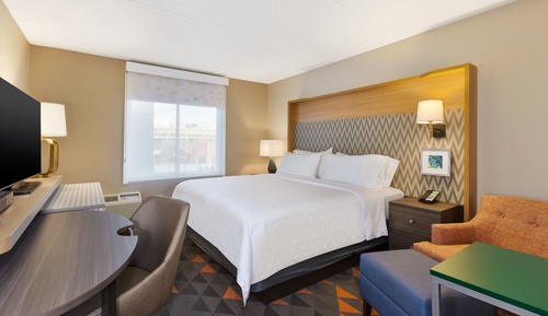 Standard Room, 1 King Bed, Garden View