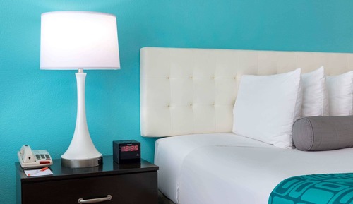 Standard Room, 1 King Bed