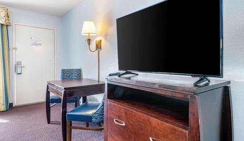 Room, 2 Queen Beds, Accessible, Non Smoking