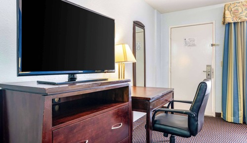 Suite, 1 King Bed, Non Smoking