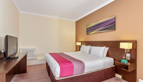 Standard Room, 1 Queen Bed