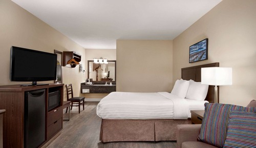 Standard Room, 1 Queen Bed with Sofa bed