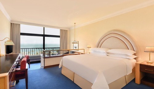 Deluxe Room, 1 King Bed, Non Smoking, Sea View (Balcony)