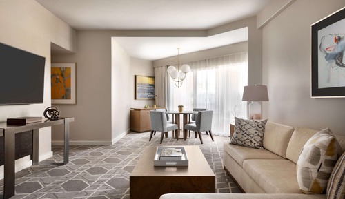Cholla One Bedroom Suite 1 King- 850sf 80sm Patio or balcony, sofa bed, oversized shower