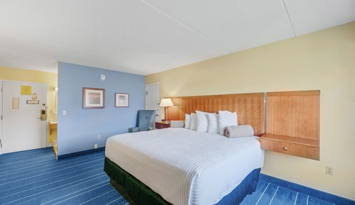 Basic Room, 1 Queen Bed