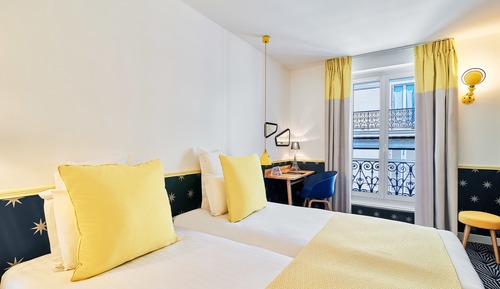 Twin Room - Complimentary soft minibar,  courtesy tray, digital press