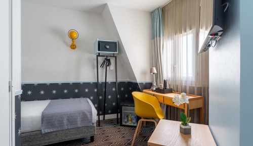 Single Room (Cocoon) - Complimentary soft minibar, courtesy tray, digital press
