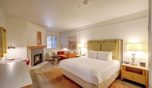 Room, 1 King Bed, Fireplace, Corner