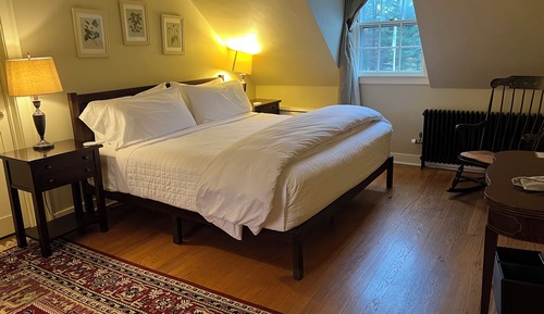 Superior Double Room, Ensuite, Mountain View (Bennington)