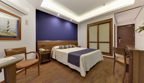 Double Room Single Use (or 1Adult + 1Child)