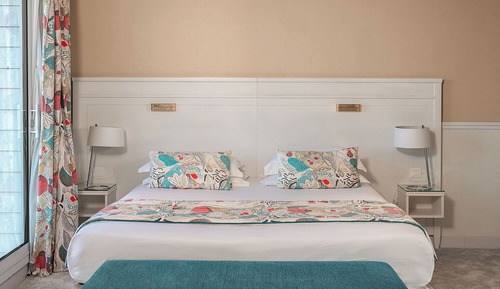 Suite, Sea View