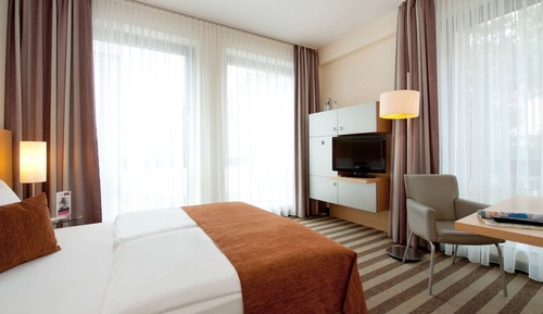 Standard Room, 1 Queen Bed