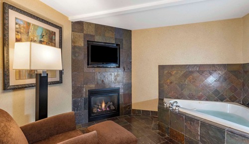 Standard Room, 1 King Bed, Non Smoking, Fireplace (Adults Only Whirlpool)