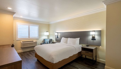 Standard Room, 1 Queen Bed, Non Smoking