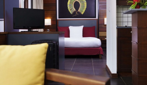 Suite, 1 King Bed (Standing)