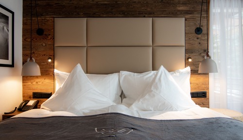 Junior Suite, 1 King Bed, Mountain View